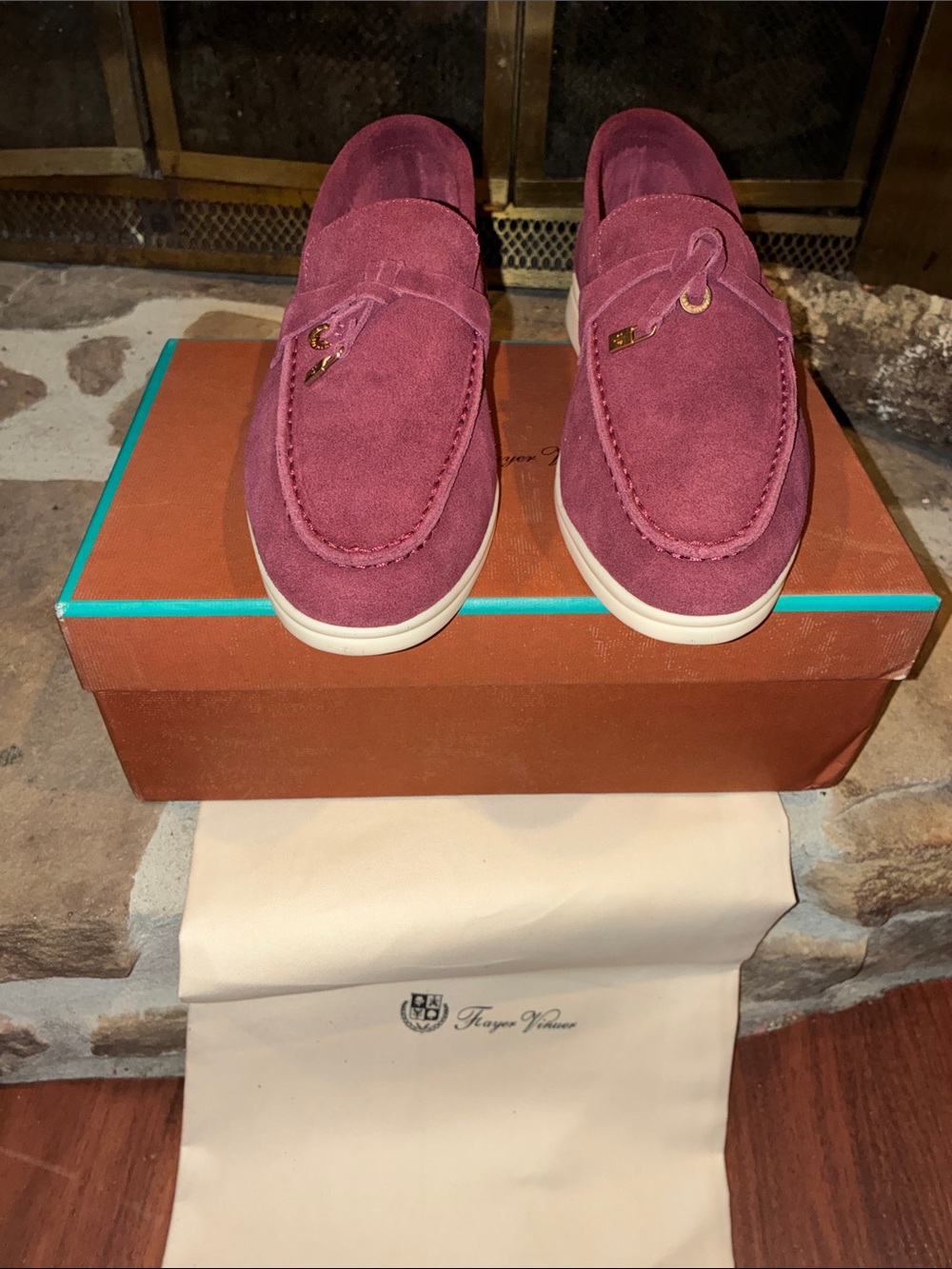 FAYER VINNER BURGUNDY LOAFERS